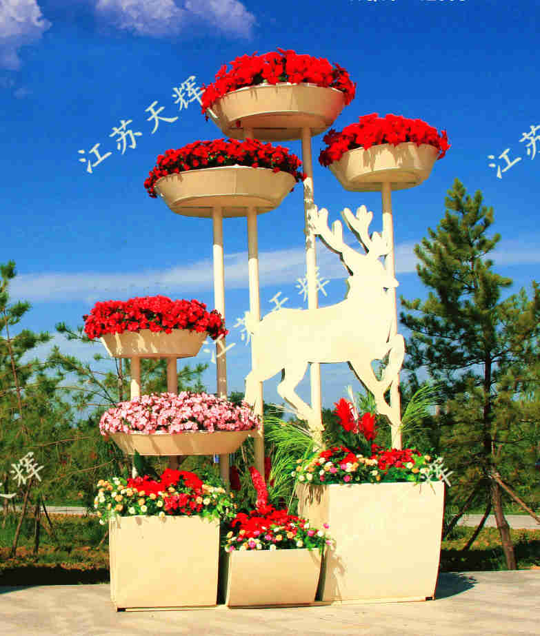 <font color='#006600'>新款铁艺花架，设计造型梅花鹿</font>